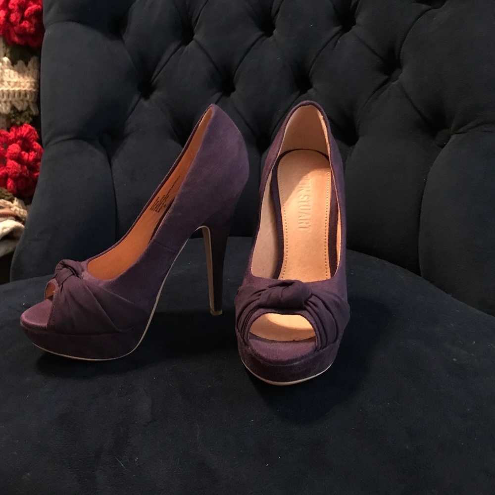 pumps, size 5 never worn