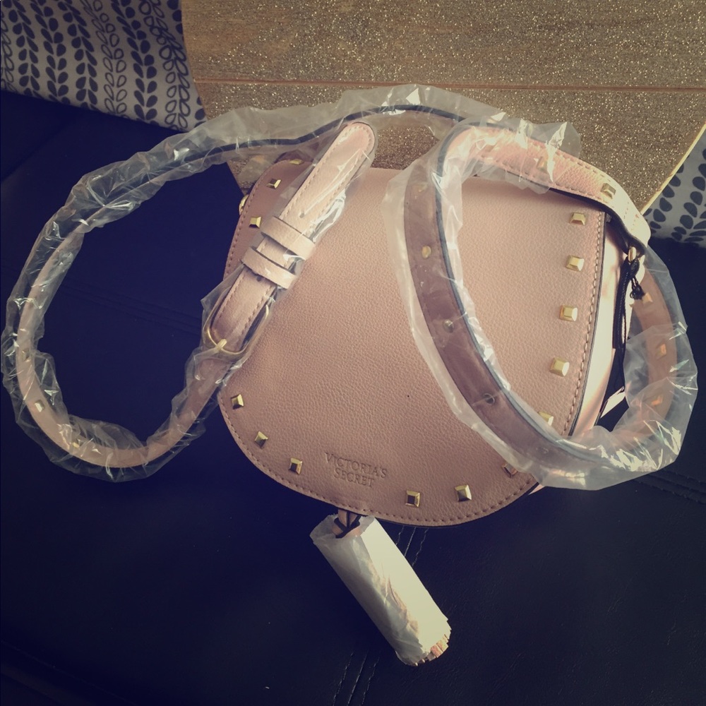 Victoria's Secret small cross body bag!!