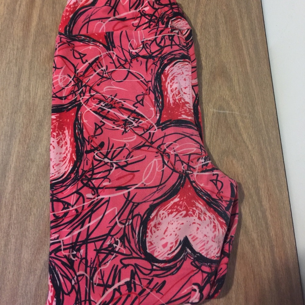 Lularoe Valentine's Day Leggings! TC