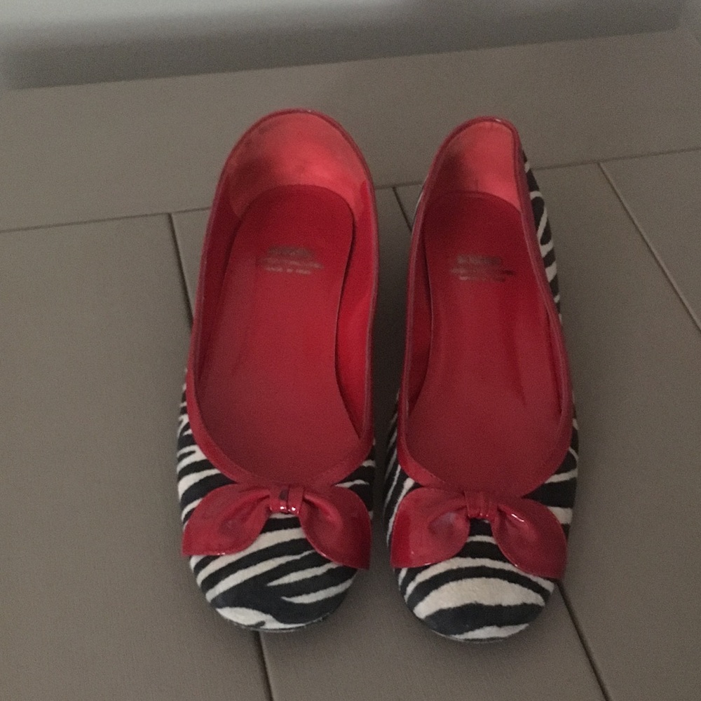Moschino zebra flats!  Make me an offer!!