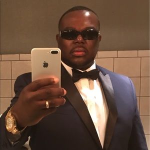 Meet your Posher, Robert