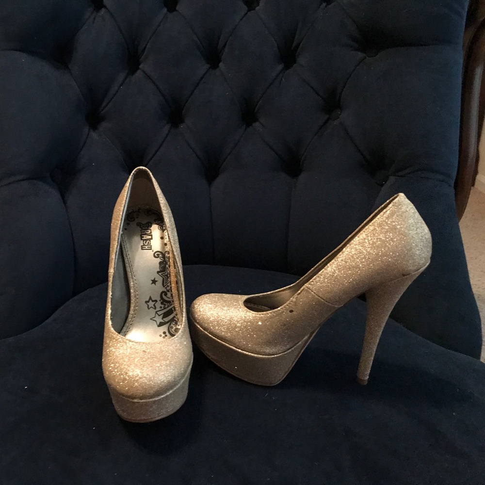 platform heels, never worn, size 5
