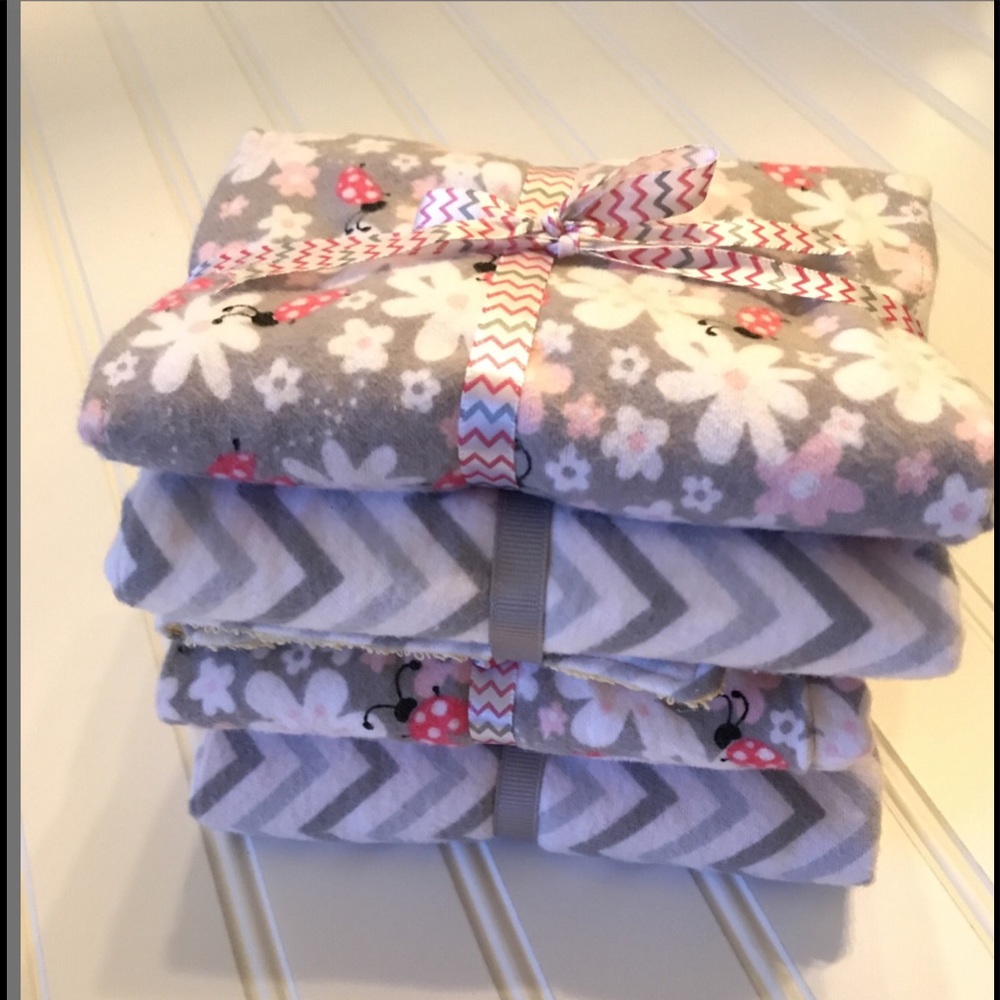Flannel baby burp cloths, baby shower, baby girl - Picture 1 of 4