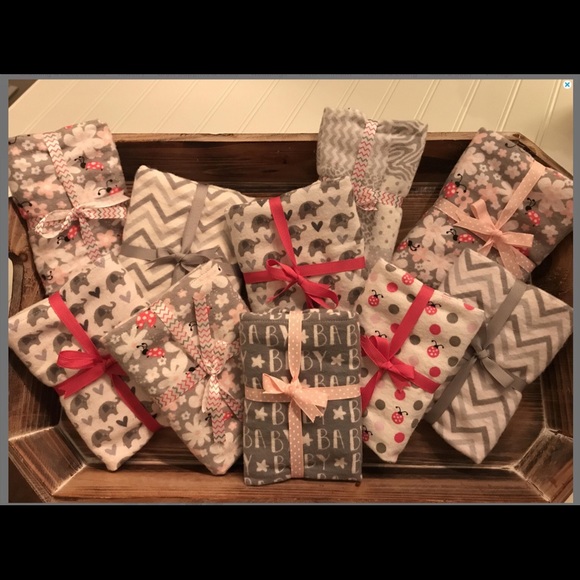 Flannel baby burp cloths, baby shower, baby girl - Picture 3 of 4