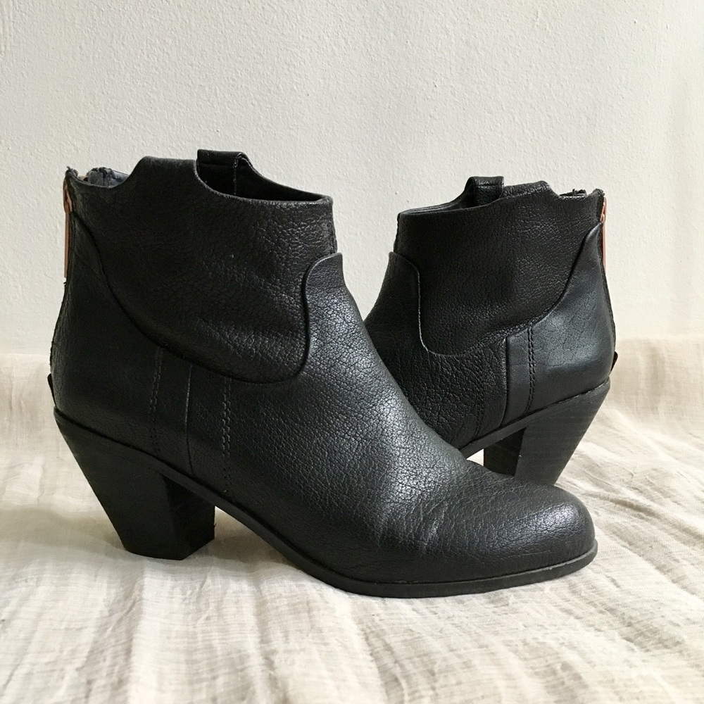 Sam Edelman Lisle Black Ankle Boots