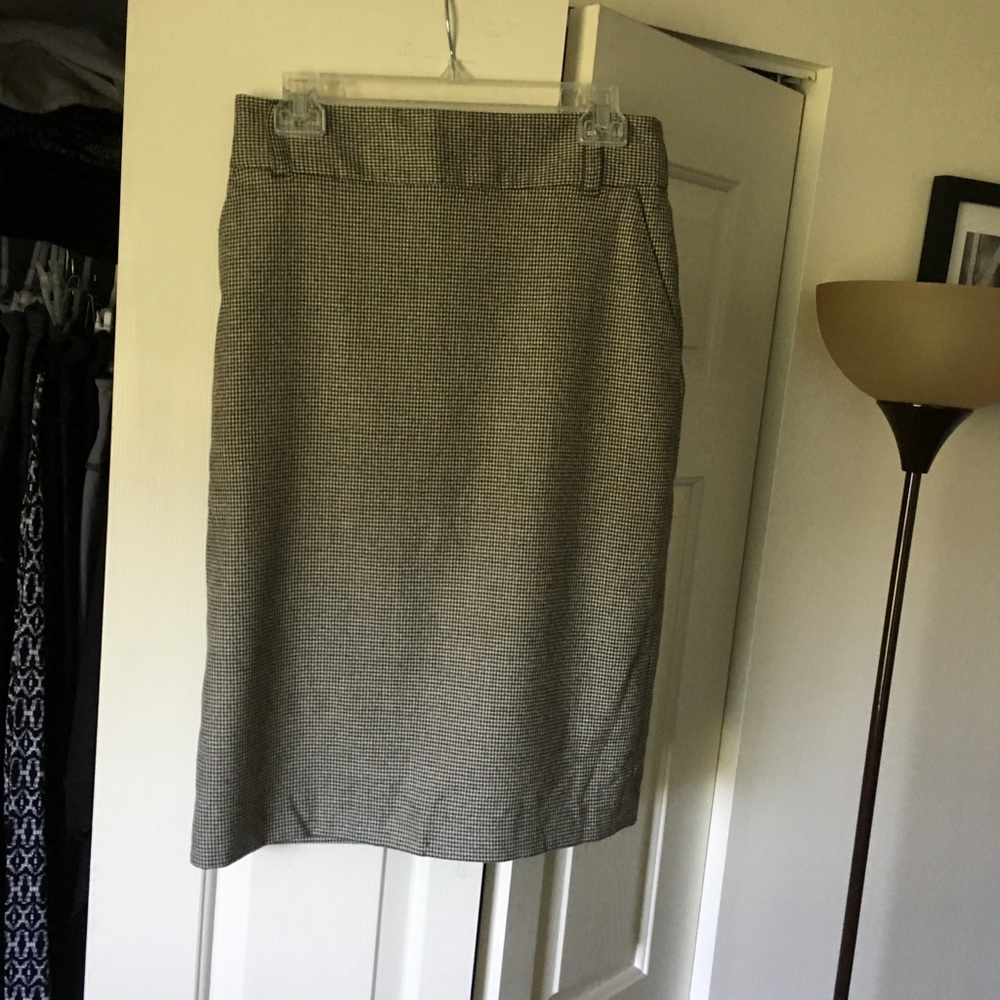 Tweed banana republic pencil skirt
