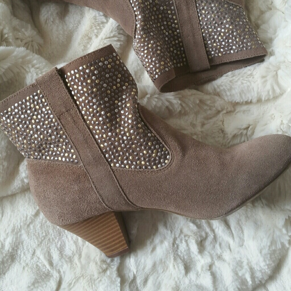 American Eagle Studded booties 8