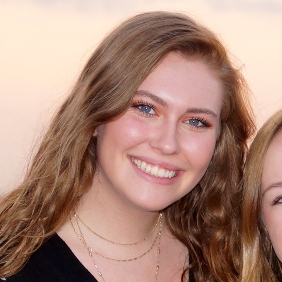 Meet your Posher, Emily - Picture 1 of 1