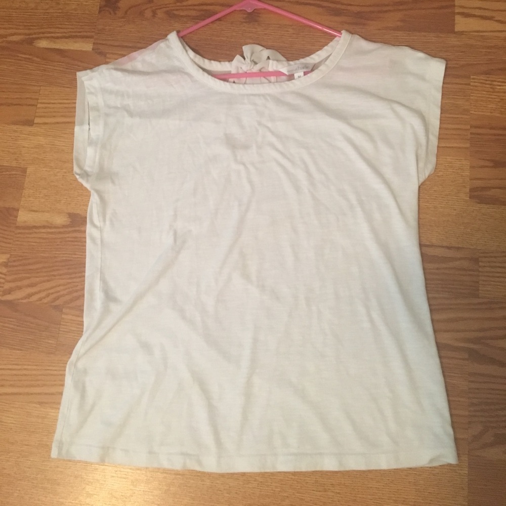 Charming Charlie-white casual top w back detail