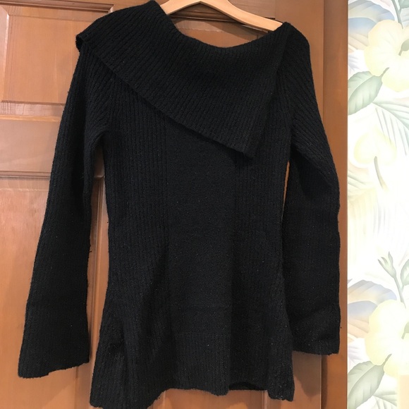 Fabulous with attractive asymmetrical collar💕 - Picture 2 of 8