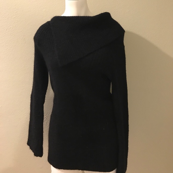 Fabulous with attractive asymmetrical collar💕 - Picture 4 of 8