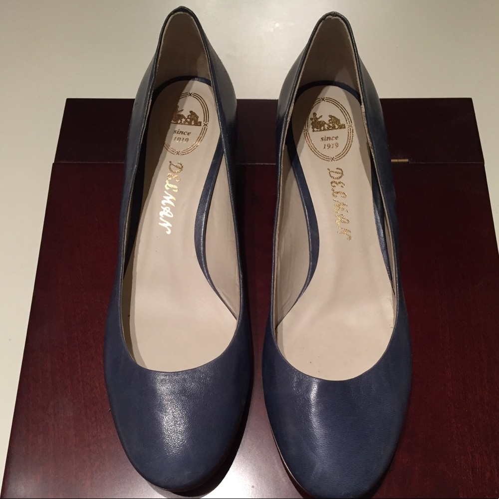 Size 8.5 Delman pumps