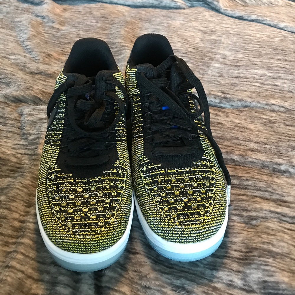 NWT Nike Air Force 1 Flyknit Low