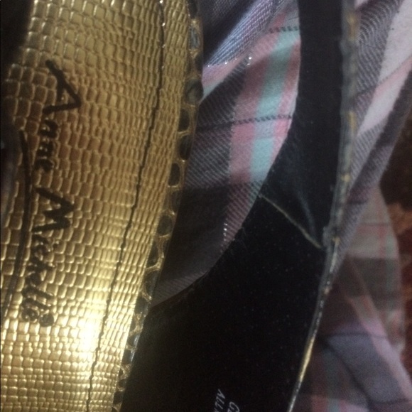 Hight he'll shoe - Picture 3 of 4