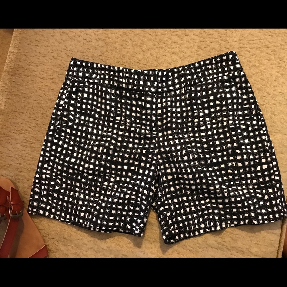 Ann Taylor- Loft 6" short