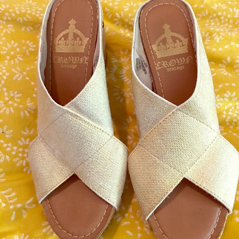 Elastic slides