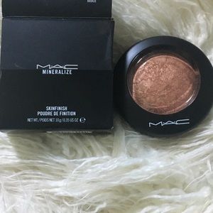 MAC Cheeky Bronze Mineralize Skinfinish