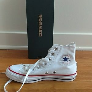 NWT Converse unisex Chuck Taylor's