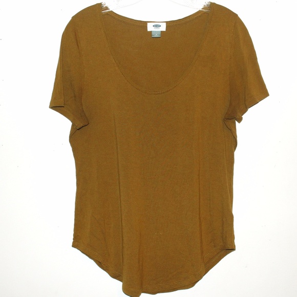 Old Navy Tee - Picture 1 of 4