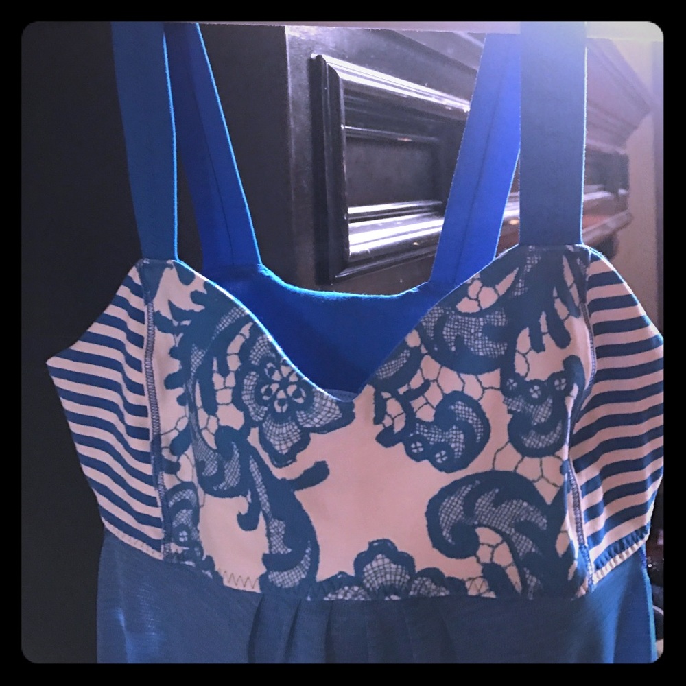 Lululemon tank w/bra