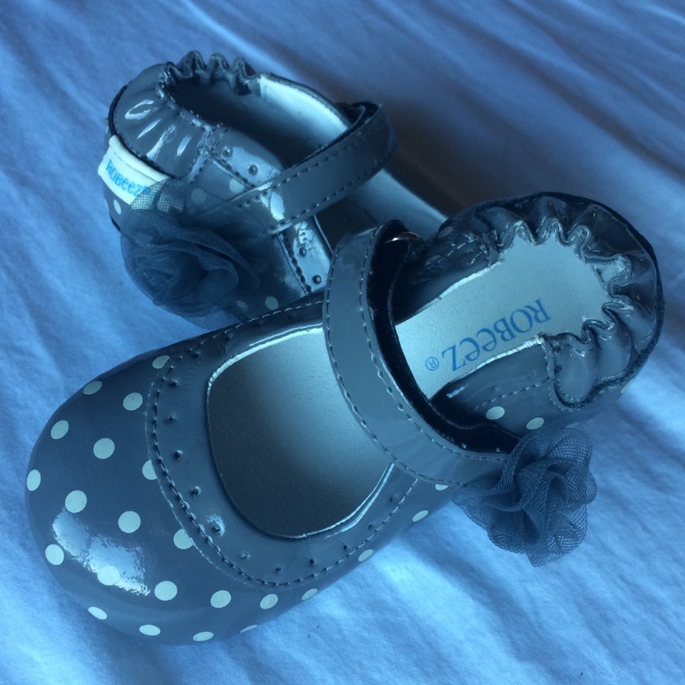NWOT Robeez polkadot shoes 12-18 month or sz 5