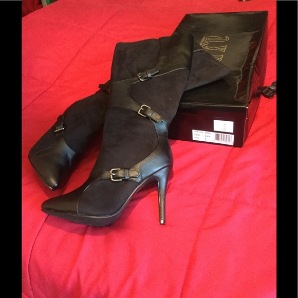 💥”NWOT"💥 KNEE HIGH DESIGNER BOOTS . . . - Picture 3 of 5