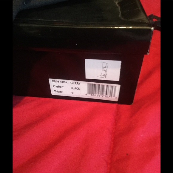 💥”NWOT"💥 KNEE HIGH DESIGNER BOOTS . . . - Picture 4 of 5