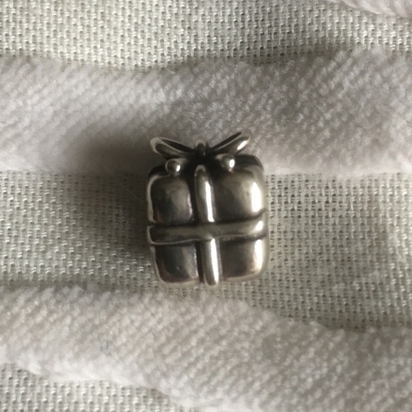 🎁Retired Authentic Pandora Present Charm 🎁 - Picture 3 of 4