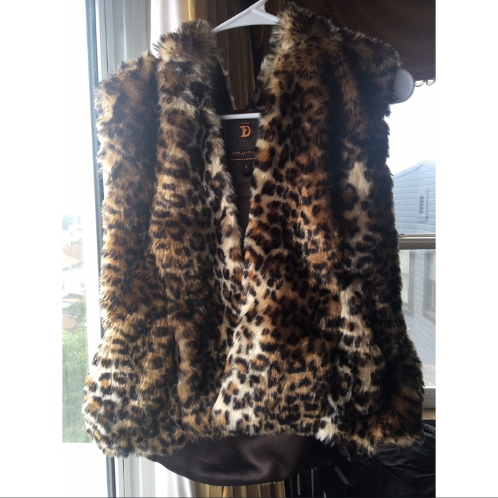 Leopard fur vest used only once like brand new