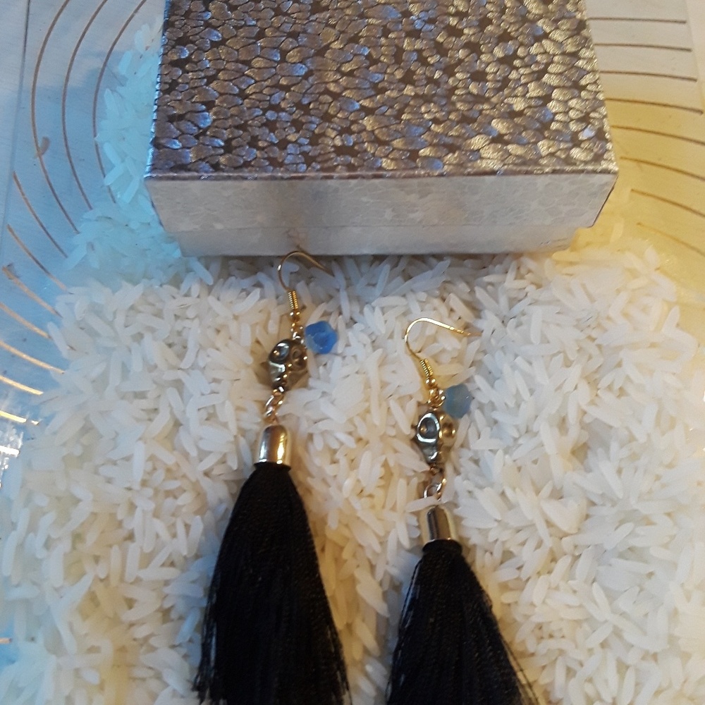 * New handmade Skull tassle earrings - Picture 2 of 2