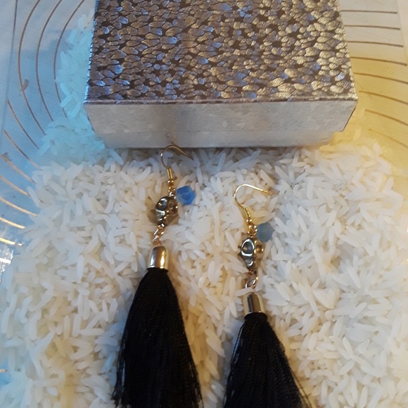 * New handmade Skull tassle earrings - Picture 2 of 2