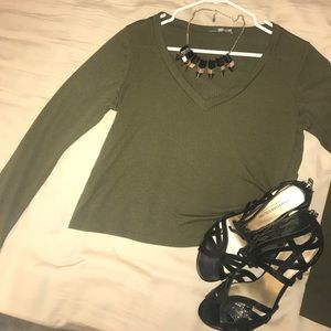 Long sleeve crop top