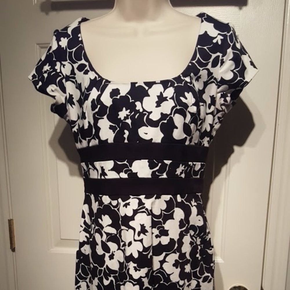 Floral Donna Ricco dress Empire waist with POCKETS