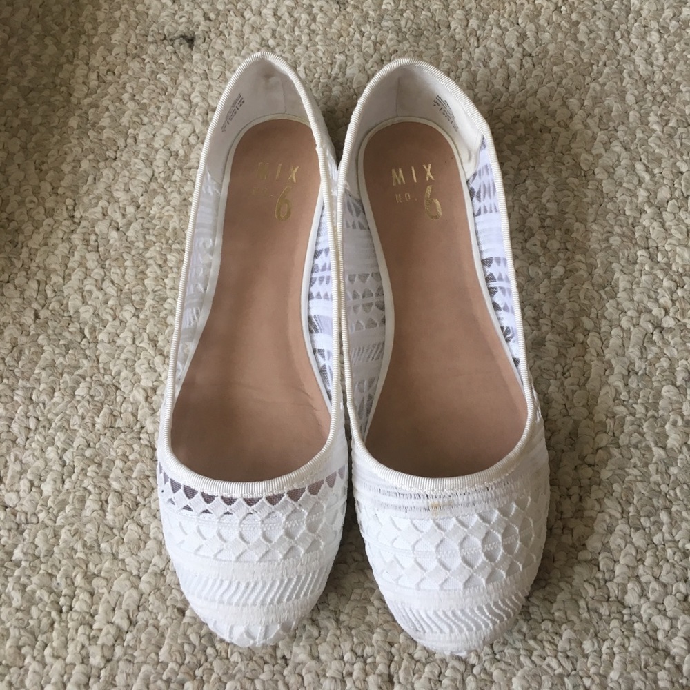 Lace flats