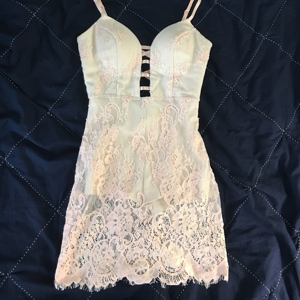 Soft Pink Lace Las Vegas Dress