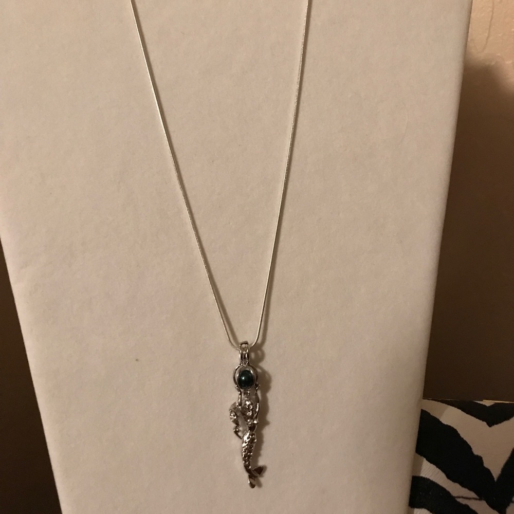 Mermaid necklace with a green pearl