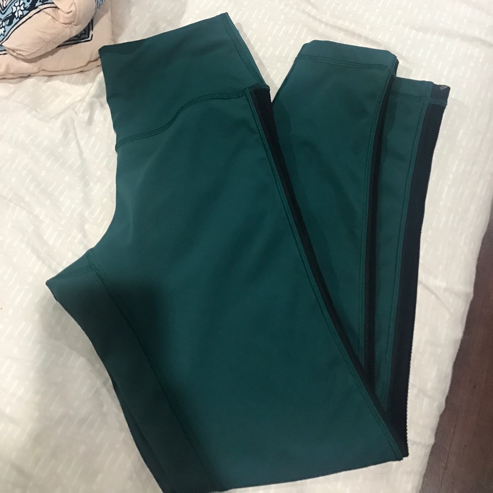 Lululemon luxtreme mesh size 4 (high waist)