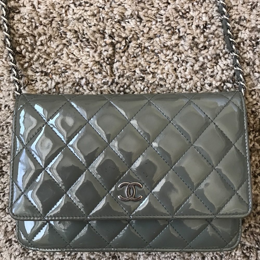 100% AUTHENTIC CHANEL Wallet on Chain.