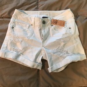 AMERICAN EAGLE DENIM X MIDI WHITE SHORTS