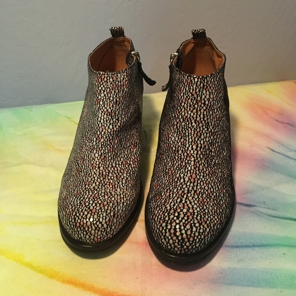 Sz 9 Black Cooperative boots with bubble design - Picture 2 of 8