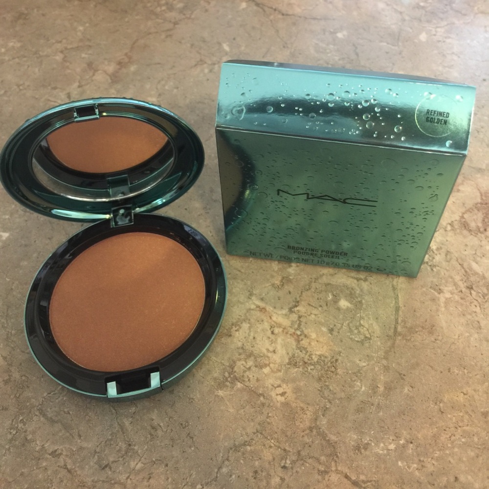 MAC LE 'Refined Golden' Bronzer--Alluring Aquatic