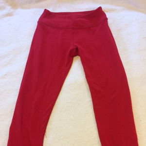 red Beyond Yoga back gathered capri