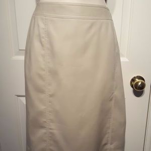 Ann Taylor NWT cream skirt