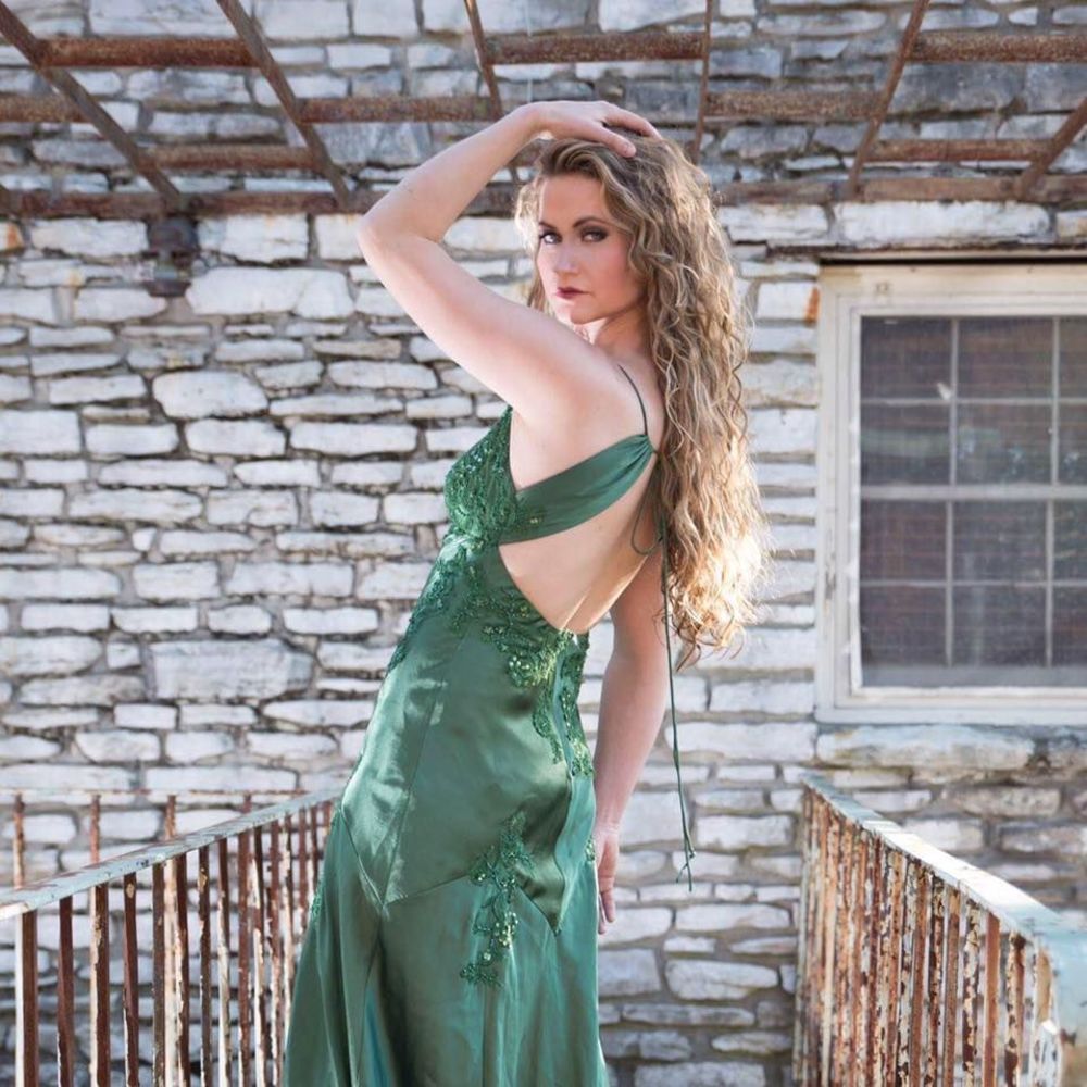 Meet your Posher, Hahna