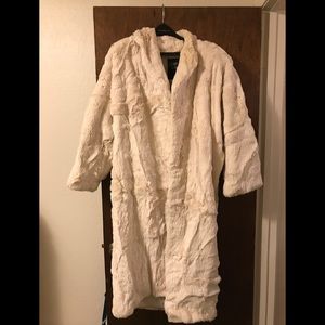 3/4 Length M White Mink Coat