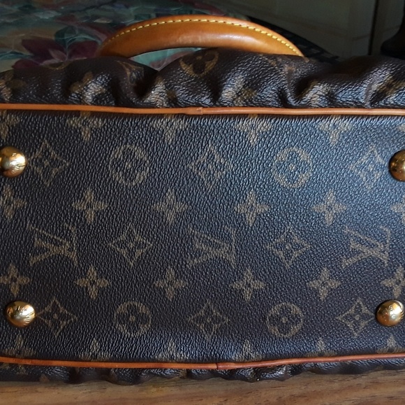 Authentic Louis Vuitton - Picture 3 of 4