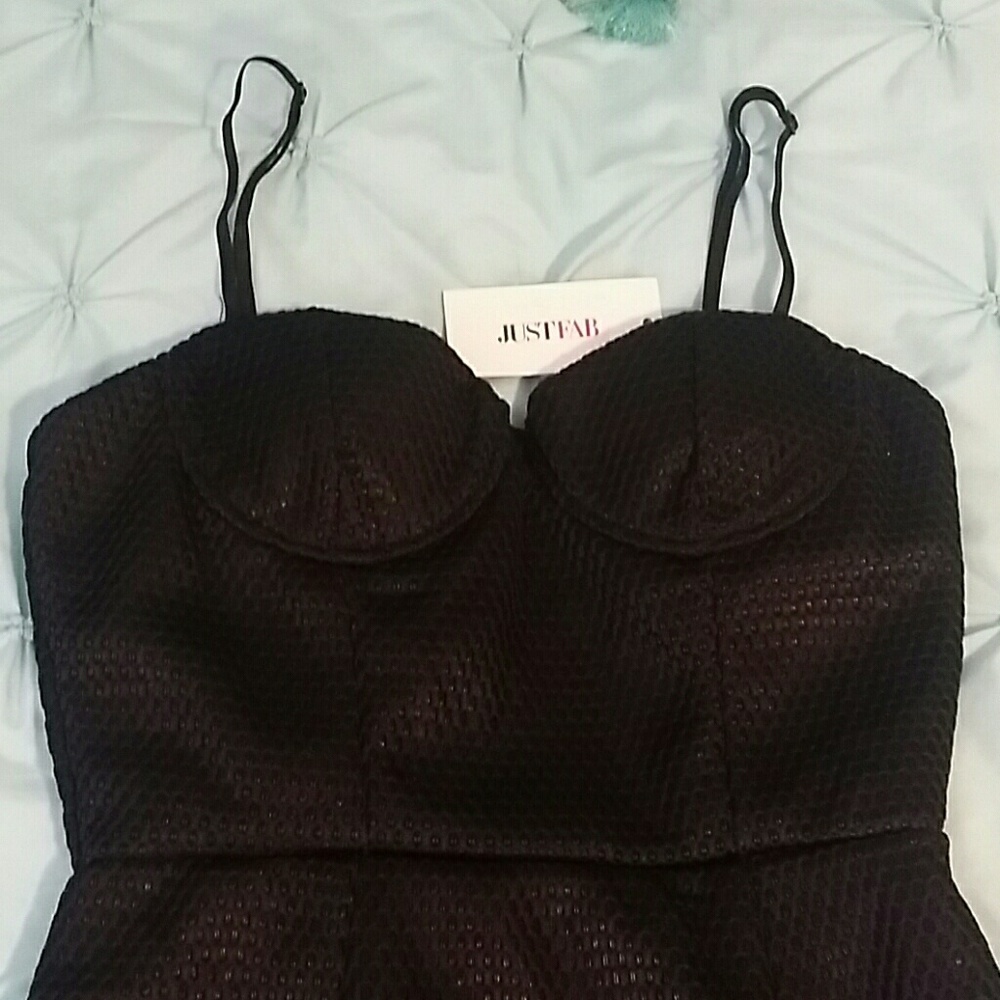 BNWT JustFab Knee Length MIDI Dress Medium - Picture 2 of 3