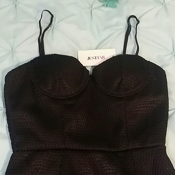 BNWT JustFab Knee Length MIDI Dress Medium - Picture 2 of 3