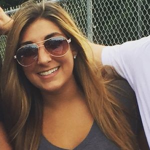 Meet your Posher, Dana