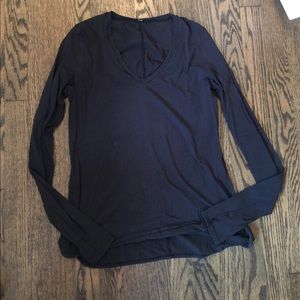 Lululemon v-neck shirt